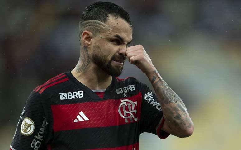 Michael sentiu a coxa direita no confronto entre Bahia x Flamengo, pela Copa do Brasil