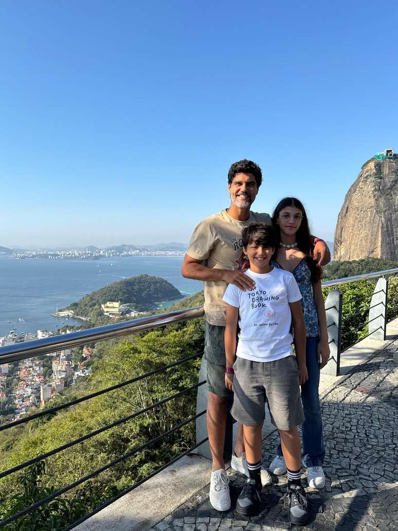 Bruno Cabrerizo enjoys his vacation with his children in Rio — Bruno Cabrerizo enjoys his vacation with his children in Rio —