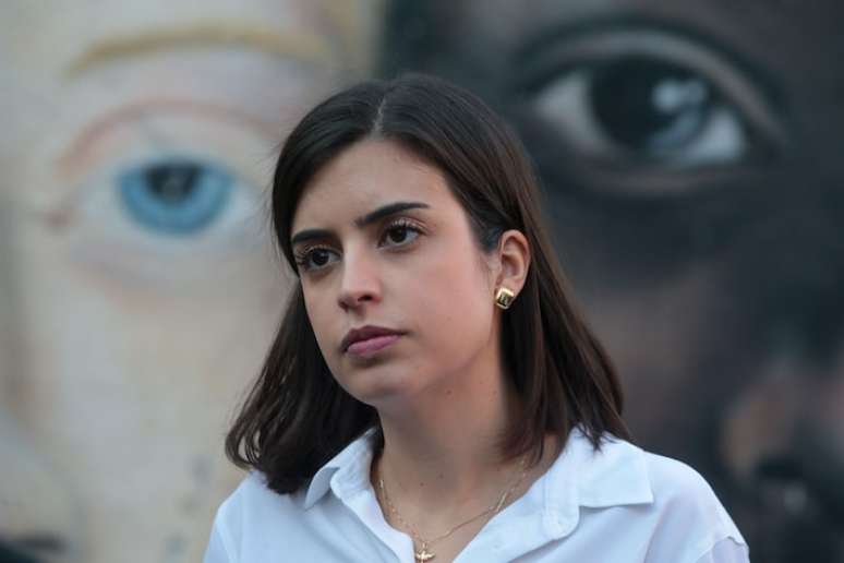 A candidata do PSB em São Paulo, deputada federal Tabata Amaral, durante agenda de campanha na Brasilândia, bairro periférico da Zona Norte.