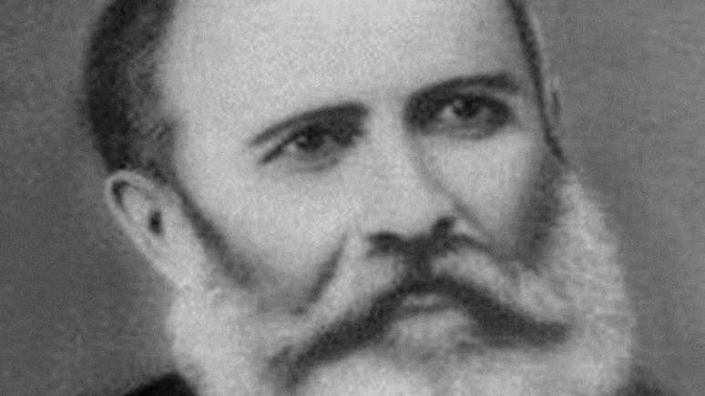 Faça esta prece para deixar sua água fluidificada com a bênção do Dr.Bezerra de Menezes