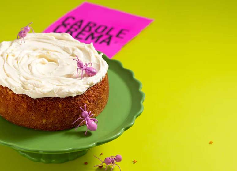 A receita tradicional do Carrot Cake americano está no recém-lançado livro da confeiteira e apresentadora Carole Crema