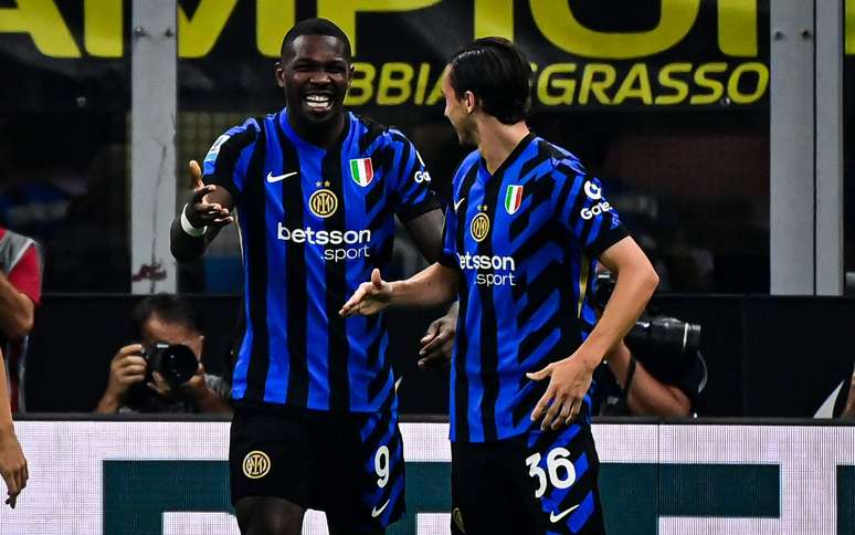 Marcus Thuram comemora gol da Inter de Milão contra a Atalanta