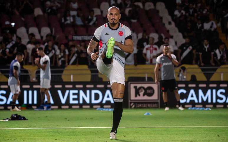 Maicon foi criticado por torcedores do Vasco no gol do Athletico-PR