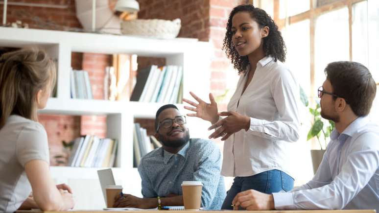 O trabalho da liderança também é importante para promover a inclusão na empresa 