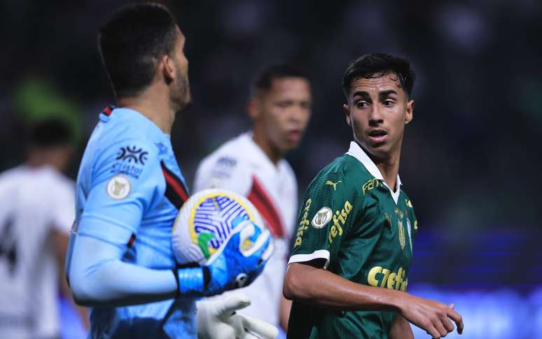 Vitor Reis é o melhor zagueiro Sub-21 da América do Sul