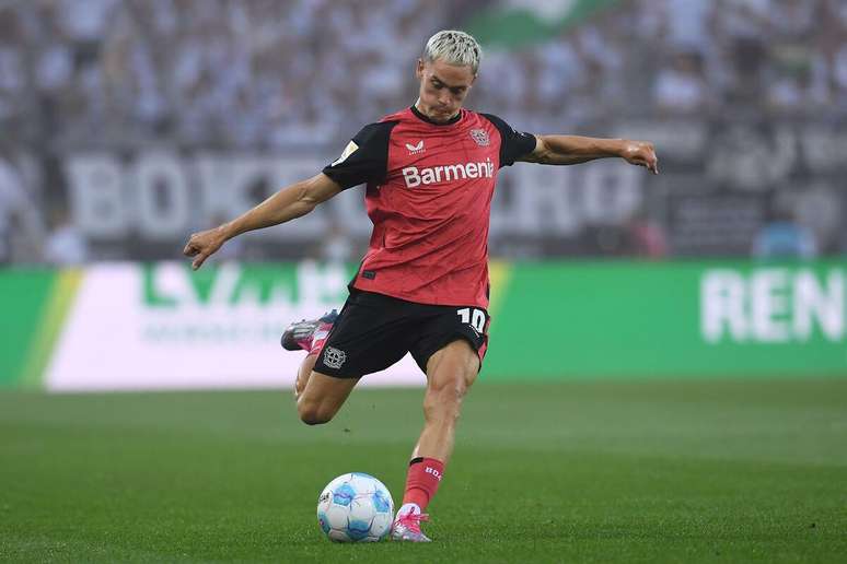 Florian Wirtz (Bayer Leverkusen) durante jogo contra o Borussia Monchengladbach, no dia 23.08.2024 