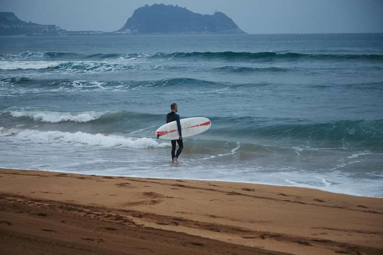 Áreas ao redor do mundo que formam os chamados "ecossistemas de surfe" armazenam milhões de toneladas de "carbono irrecuperável"