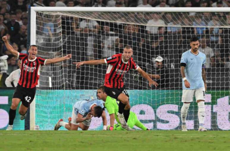 O zagueiro Pavlovic comemora o gol do Milan na partida –