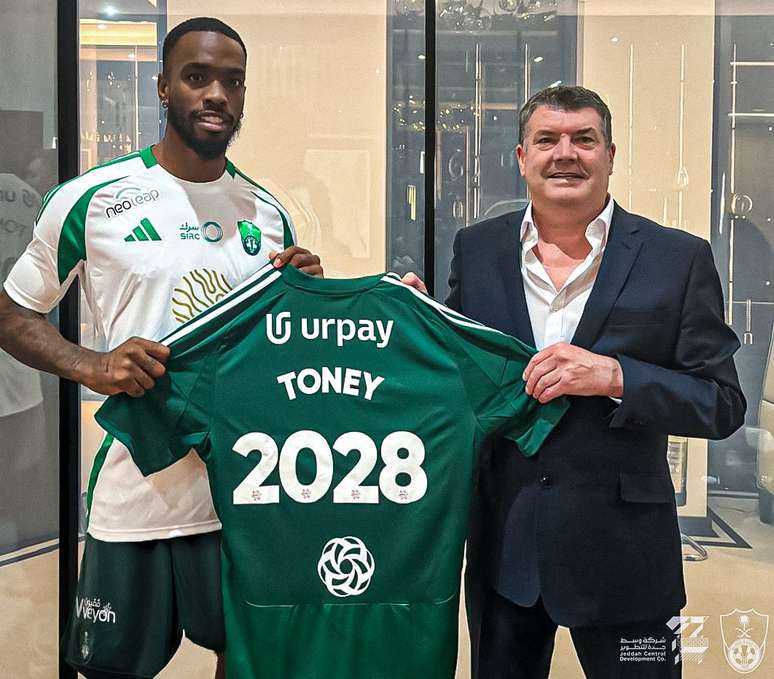 Ivan Toney foi anunciado pelo Al-Ahli –