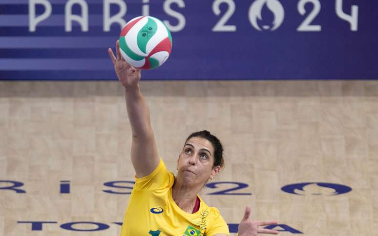 Seleção brasileira de vôlei sentado em ação em Paris