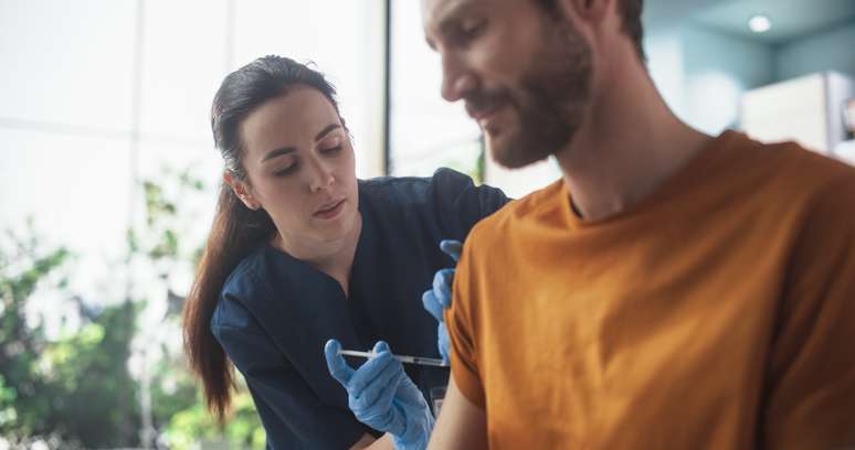 A vacina contra o HPV está indicada, no Brasil, para pessoas de 9 até os 45 anos