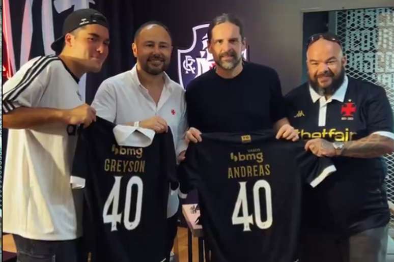 Banda Sepultura recebeu camisas do Vasco –