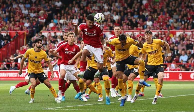 Nottingham e Wolves se enfrentam no City Ground.