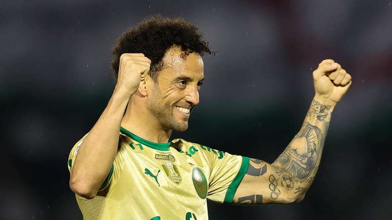 Felipe Anderson comemora seu gol pelo Palmeiras –