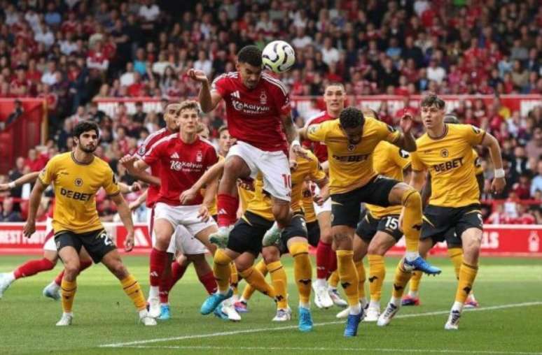 Nottingham e Wolves se enfrentam no City Ground.