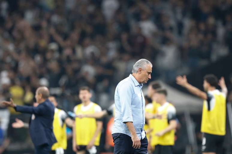 Tite e Flamengo perde por 2x1 no reencontro contra p Corinthians.