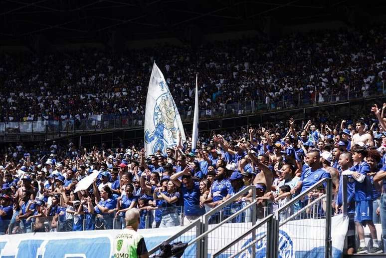 Raposa volta a vencer no Campeonato Brasileiro após cinco jogos de jejum –