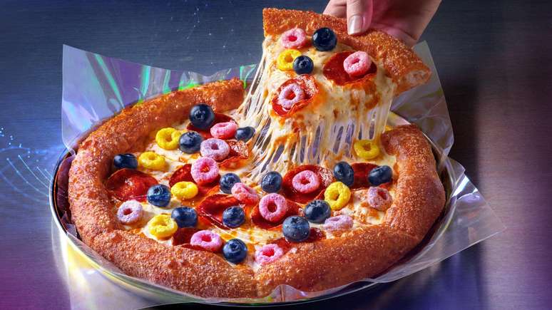 A Dodo Pizza não colocou à venda a pizza de mirtilo e cereal matinal criada por inteligência artificial