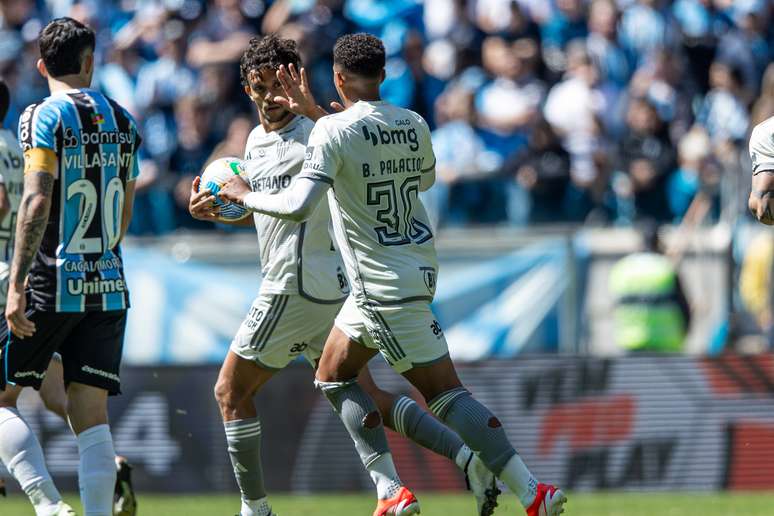 Gustavo Scarpa comemora gol do Galo 