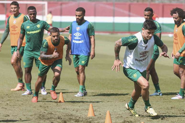 Marcelo e Cano em ação no treinamento do Fluminense –