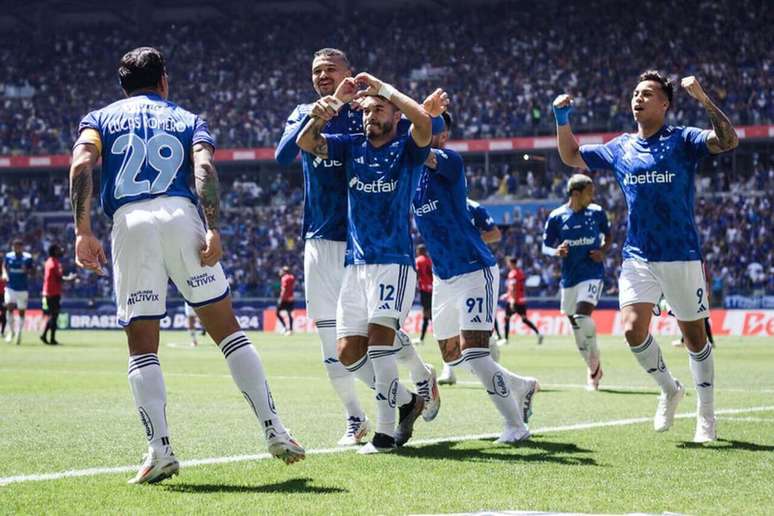 Cruzeiro faz valer mando de campo e vence Atlético-GO com soberania no Mineirão –