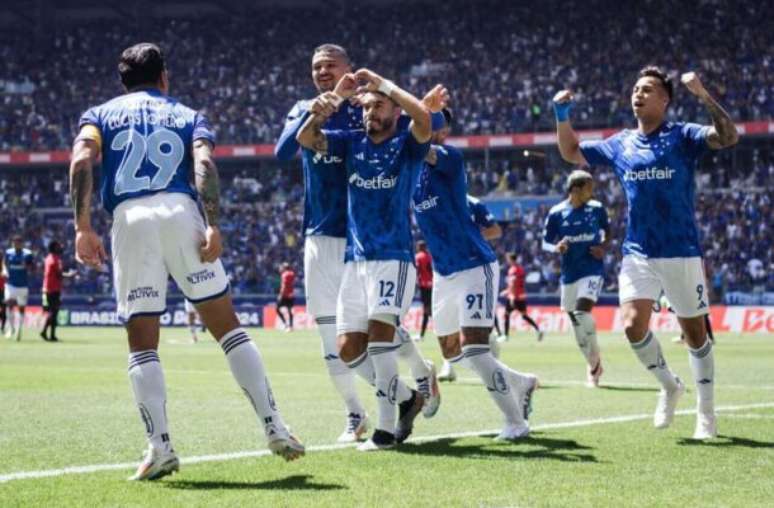 Cruzeiro faz valer mando de campo e vence Atlético-GO com soberania no Mineirão –