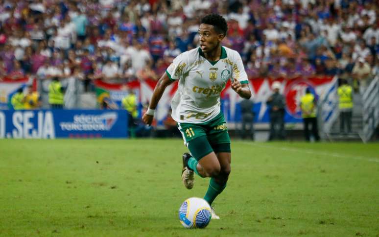 Estêvão marcou o segundo gol do Palmeiras na Ligga Arena