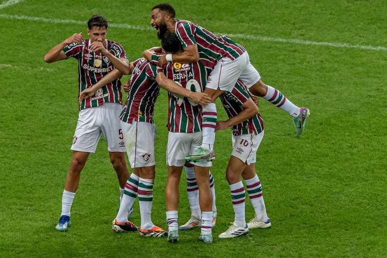 Jogadores do Fluminense comemoram vitória 