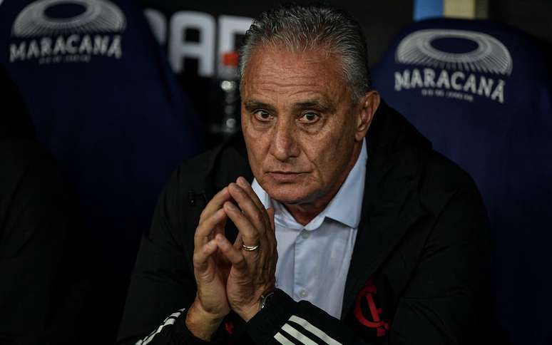 Tite sofre com problemas relacionados a lesões musculares no Flamengo