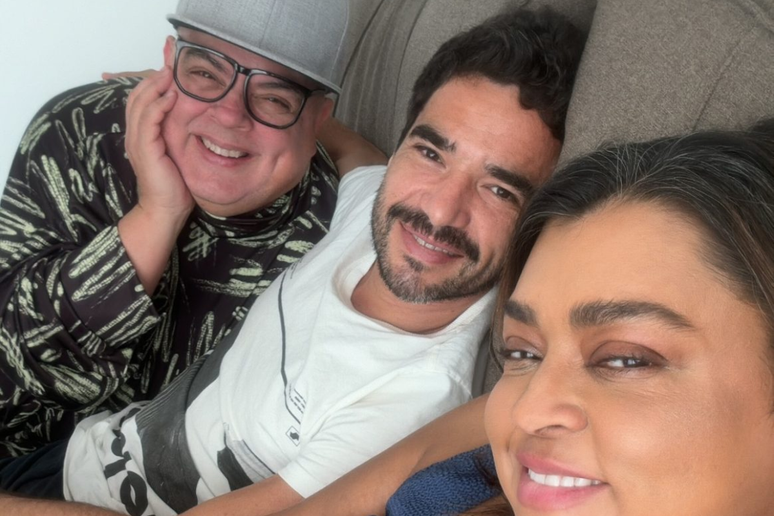 Preta Gil postou no Instagram registros com Caio Blat e outros amigos 