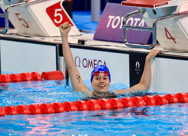 Beatriz Carneiro bronze em Paris &ndash;