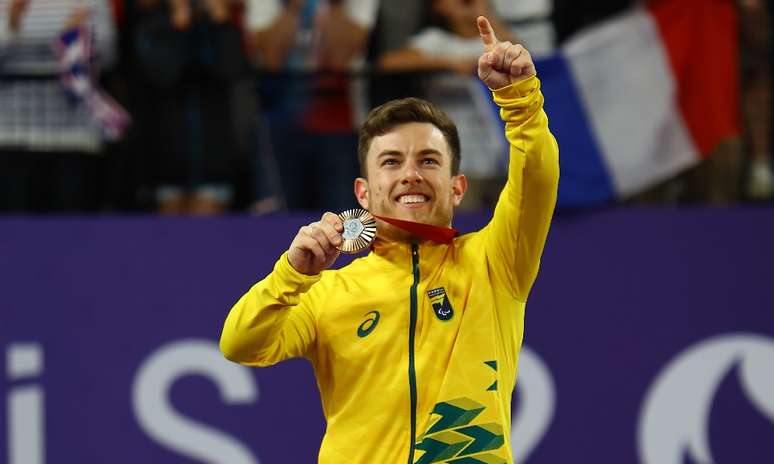 Vitor Tavares e sua medalha de bronze conquistada nos Jogos Paralímpicos de Paris - Foto: Silvio Ávila/CPB