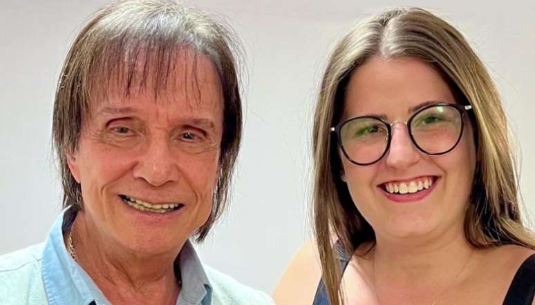 Giovanna Braga ao lado do avô Roberto Carlos: "mulher maravilhosa"