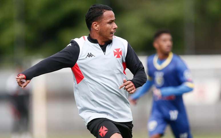 Matheus Julião fechou com o Santa Clara, de Portugal