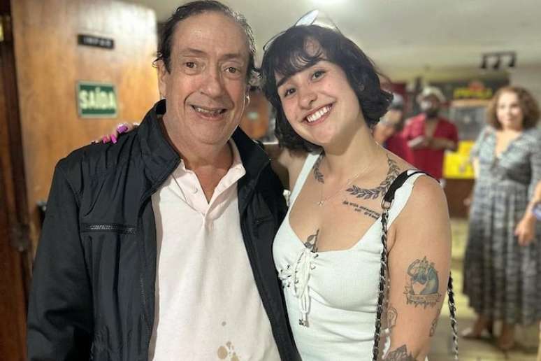 Marcos Oliveira e Martina Oliveira: apesar da coincidência dos sobrenomes, não são parentes. Influenciadora ganhou o apelido 'Beiçola' pelo corte de cabelo semelhante ao personagem vivido por Marcos