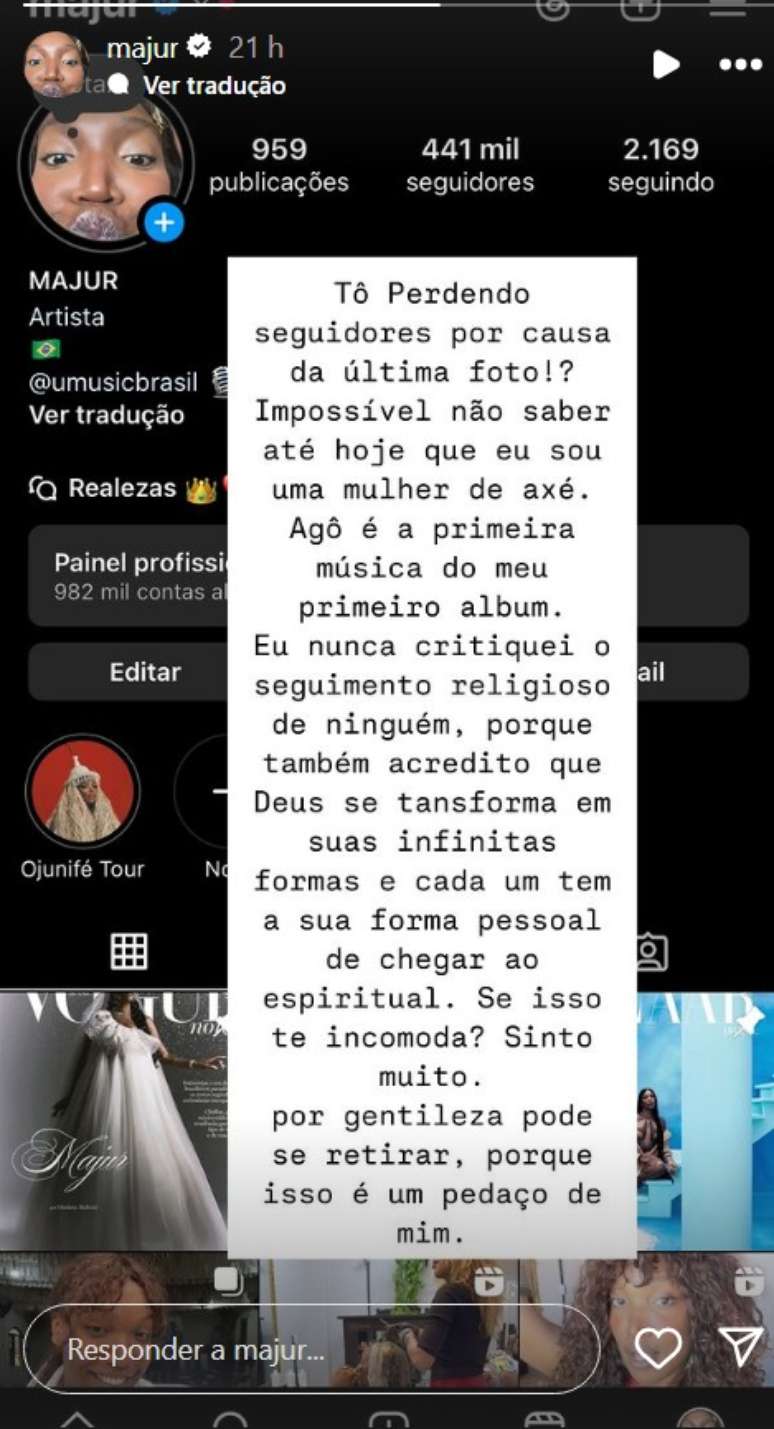 "Agô é a primeira música do meu primeiro álbum", afirmou Majur. No candomblé e na umbanda, Agô significa "pedir licença ou permissão"