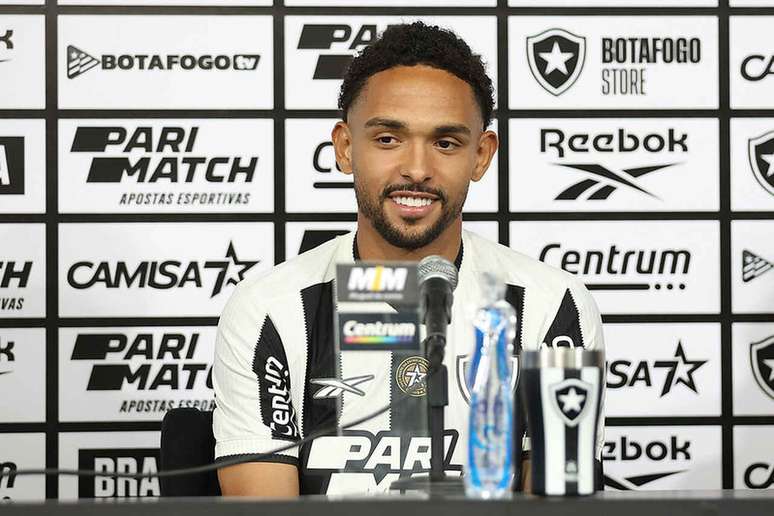 Vitinho tem primeira grande chance no futebol brasileiro –