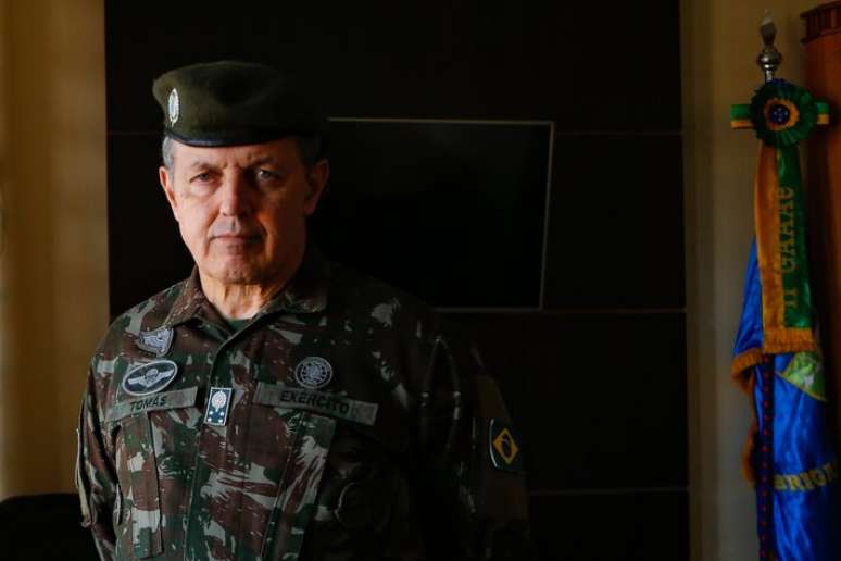 O Comandante Geral Exército, General Tomás Ribeiro Paiva, gasta mais de R$600 mil em licitação para refeições em seu gabinete.