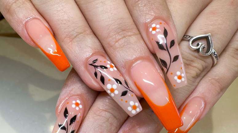 Veja as cores e formatos de unhas da primavera