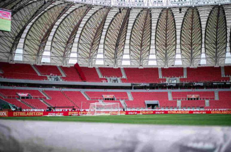 Torcida do Internacional presente em peso no Beira-Rio, após a reabertura do estádio –