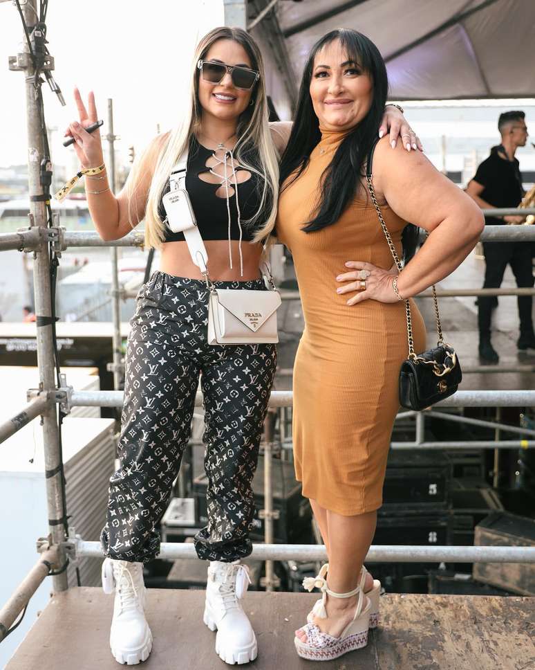 Deolane e a mãe, Solange - Foto: Instagram