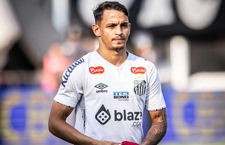 Weslley Patati não é mais jogador do Santos –