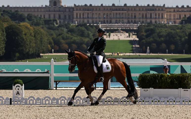 Rodolpho Riskalla e seu cavalo Denzel em Paris