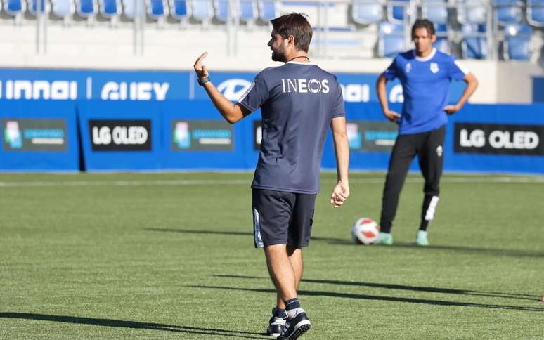 Técnico brasileiro Pedro Nogueira do Lausanne B da Suíça