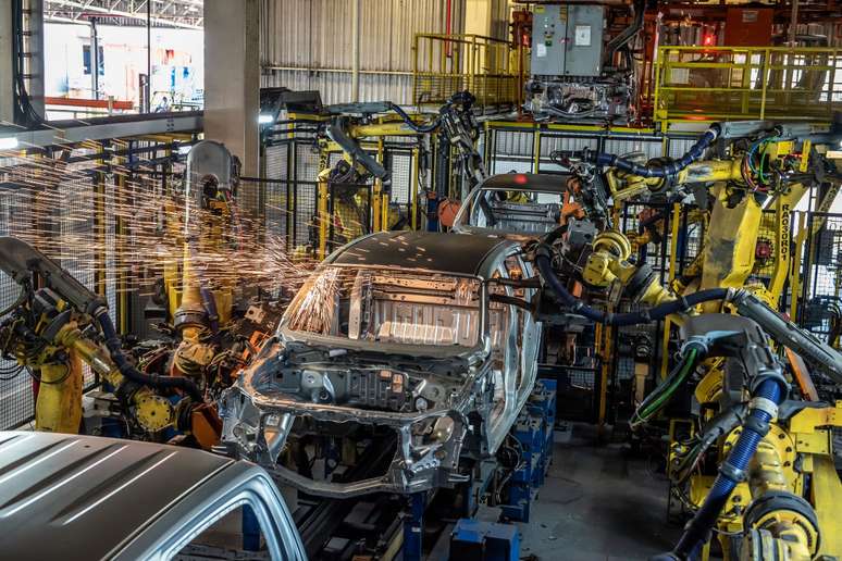 Linha de montagem da GM em São José dos Campos: Chevrolet Trailblazer e S10