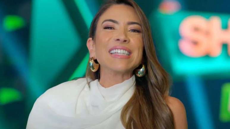 Patricia Abravanel na chamada do novo "Show do Milhão"