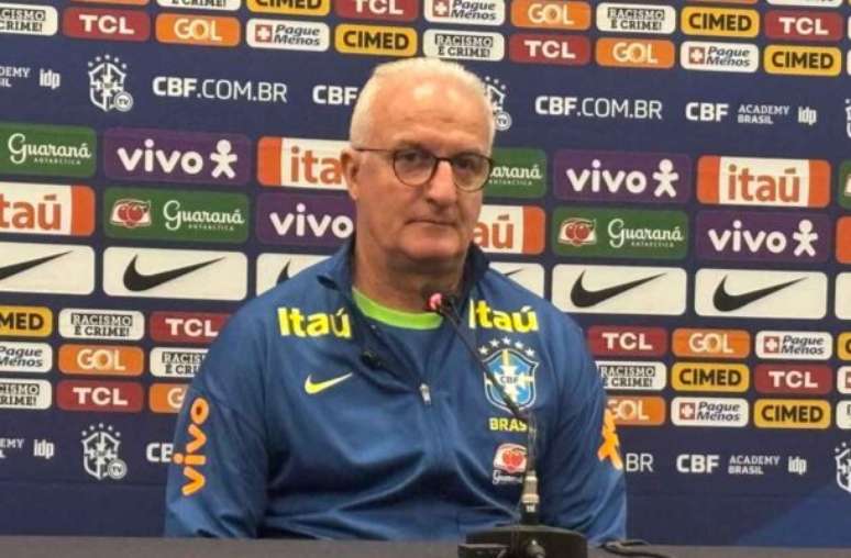 Dorival durante a coletiva de imprensa da seleção nesta quinta-feira (5) –