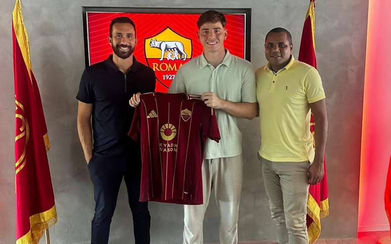 Rafael Juwer durante apresentação na Roma