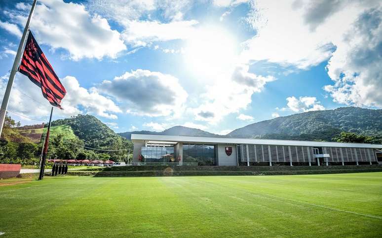 Alex Sandro, Alcaraz e Gonzalo Plata treinaram nesta quarta-feira no Ninho do Urubu