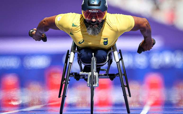 Ariosvaldo Fernandes  durante disputa dos 400m T53 nas Paralimpíadas Paris 2024